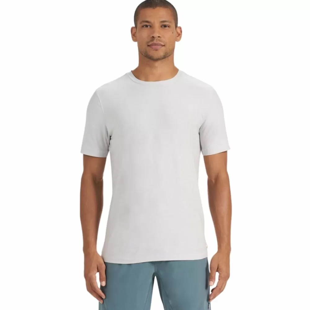 * Vuori Men's Strato Tech Tee